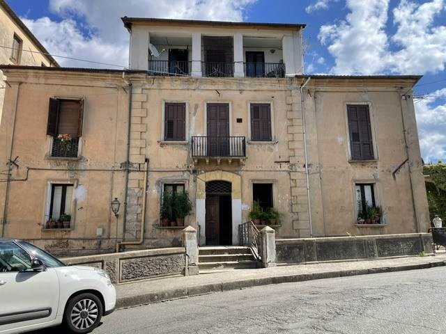 appartamento in vendita a Cosenza in zona Cosenza Vecchia