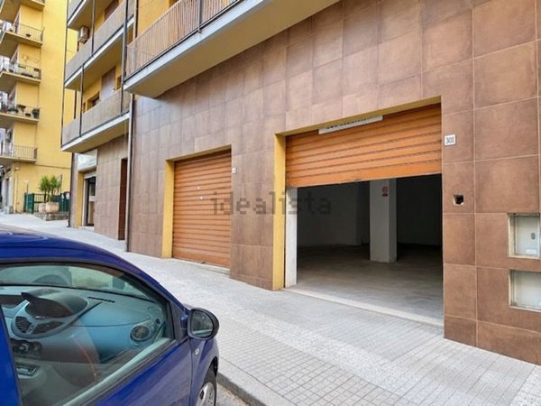 locale di sgombero in vendita a Cosenza