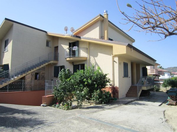 casa indipendente in vendita a Crosia in zona Mirto