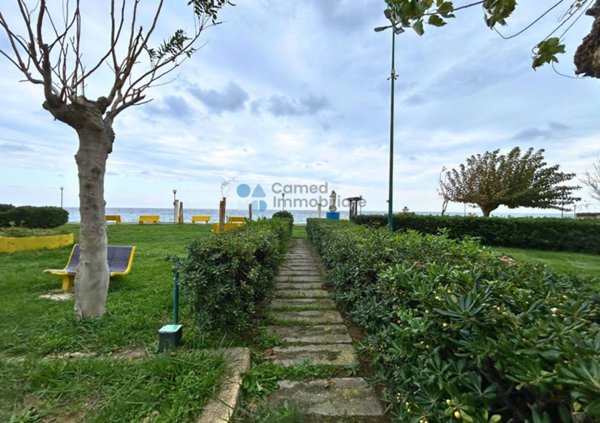 appartamento in vendita a Crosia in zona Mirto