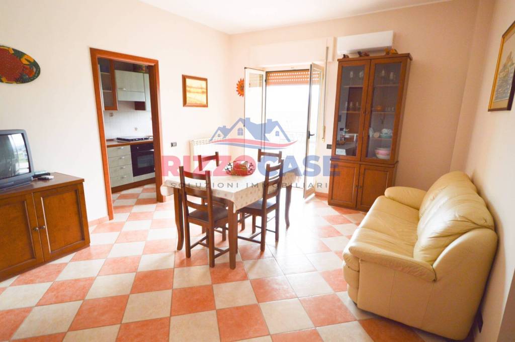 appartamento in vendita a Crosia in zona Mirto