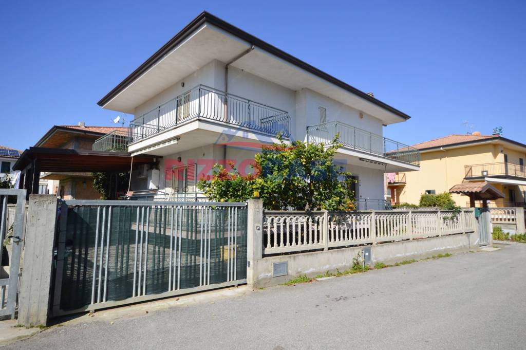 casa indipendente in vendita a Crosia in zona Mirto