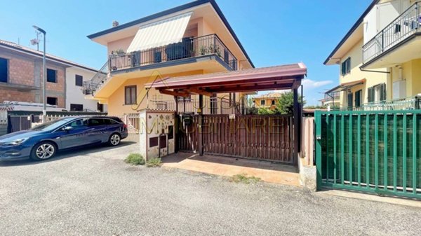appartamento in vendita a Crosia in zona Mirto