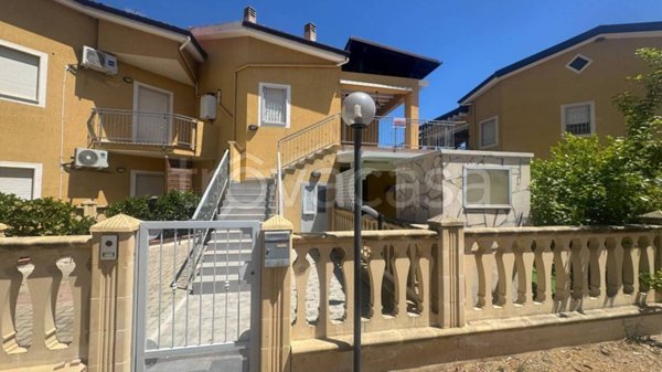 casa indipendente in vendita a Crosia in zona Fiumarella