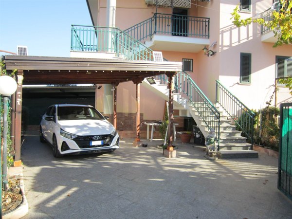 appartamento in vendita a Crosia in zona Mirto