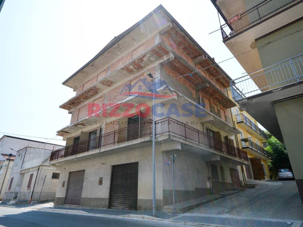 intera palazzina in vendita a Crosia in zona Mirto