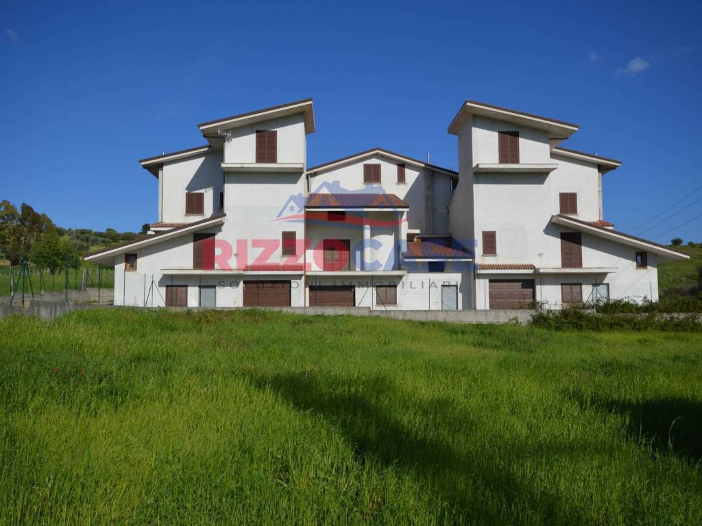 casa indipendente in vendita a Crosia in zona Mirto