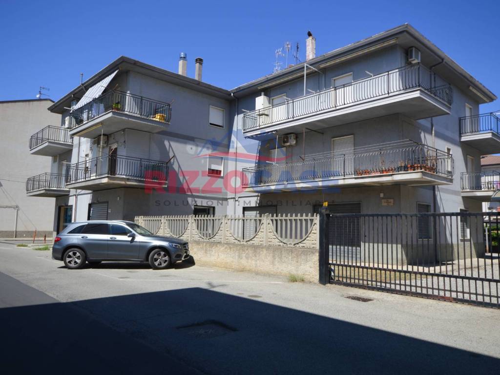 appartamento in vendita a Crosia in zona Mirto