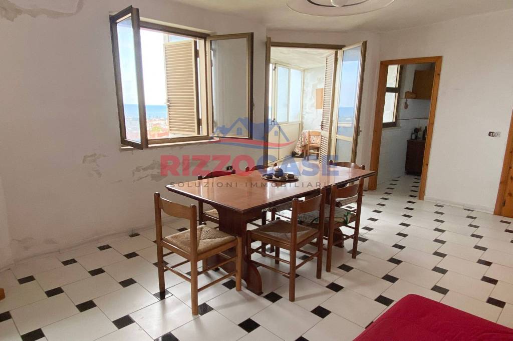 appartamento in vendita a Crosia in zona Mirto