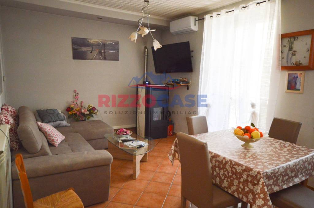 appartamento in vendita a Crosia in zona Mirto