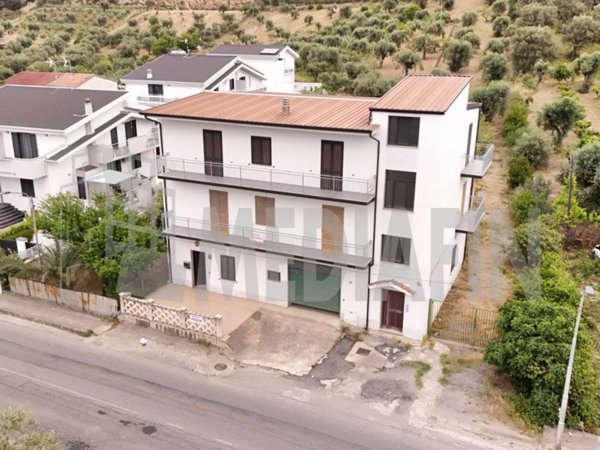 casa indipendente in vendita a Crosia in zona Mirto