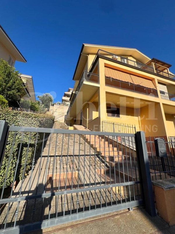 casa indipendente in vendita a Crosia in zona Mirto