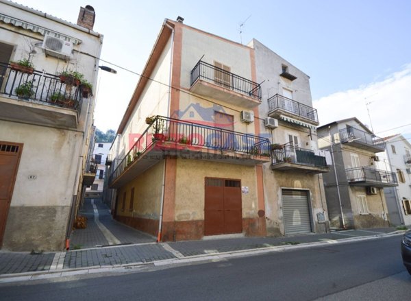 casa semindipendente in vendita a Crosia in zona Mirto