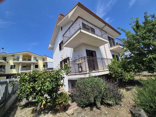 casa indipendente in vendita a Crosia in zona Mirto