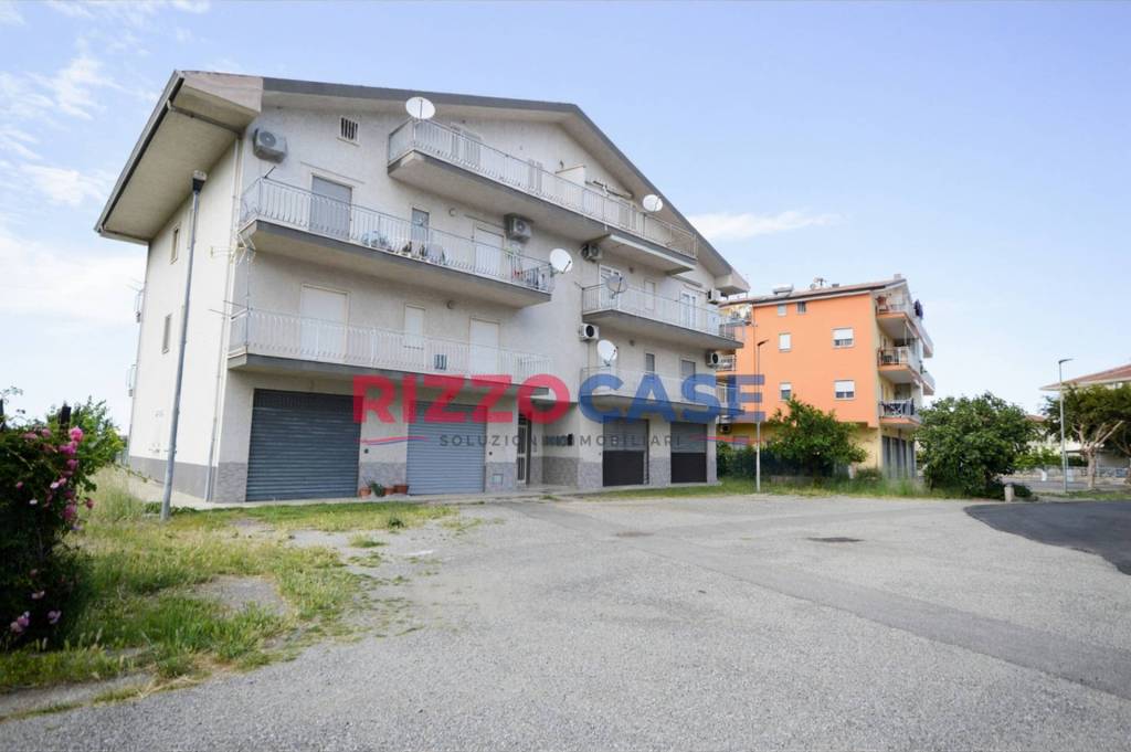 appartamento in vendita a Crosia in zona Mirto