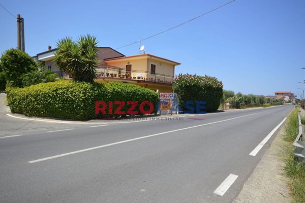 casa semindipendente in vendita a Crosia in zona Mirto