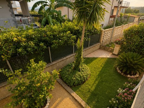 appartamento in vendita a Crosia in zona Mirto