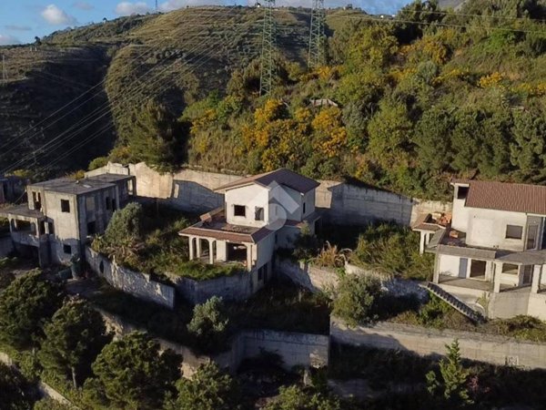 casa indipendente in vendita a Diamante