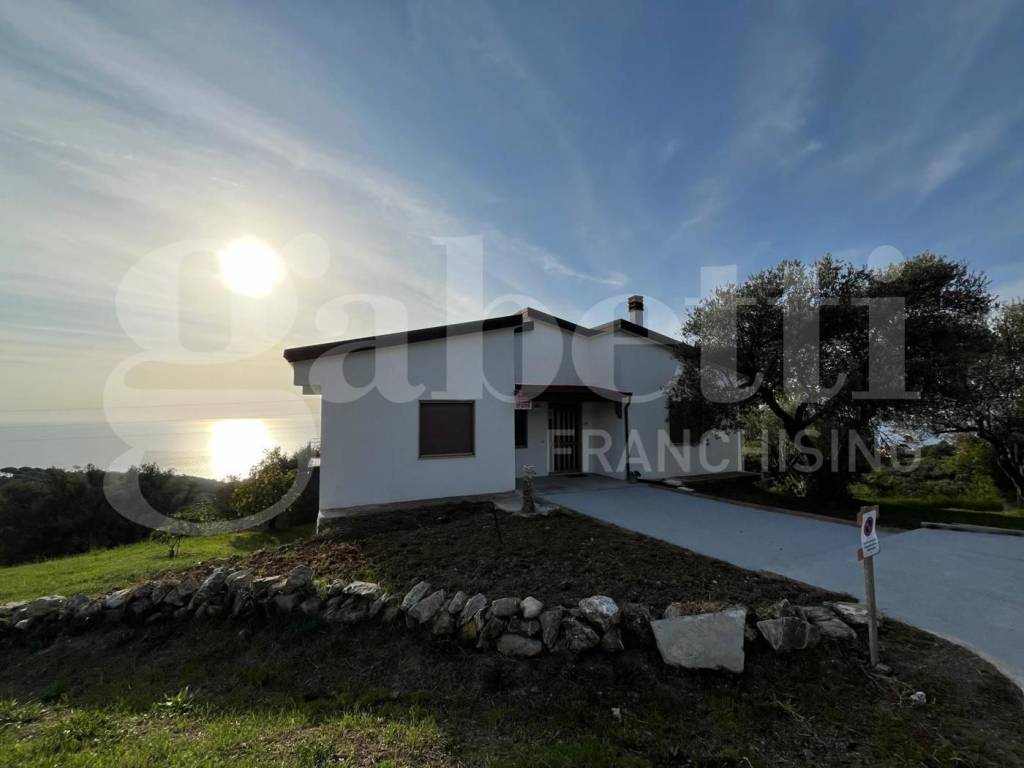 casa indipendente in vendita a Diamante