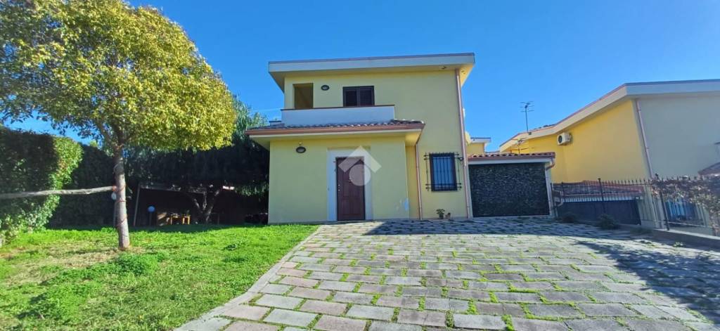 casa indipendente in vendita a Diamante