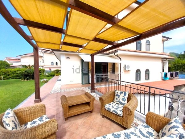 casa indipendente in vendita a Diamante