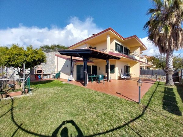 casa indipendente in vendita a Diamante
