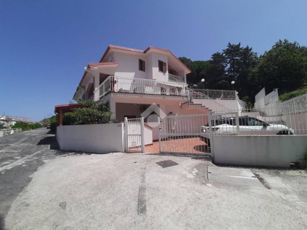 casa indipendente in vendita a Diamante