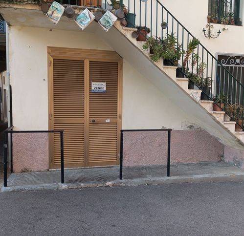 negozio in vendita a Diamante