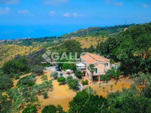 casa indipendente in vendita a Diamante