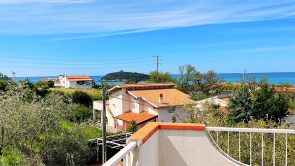 casa indipendente in vendita a Diamante