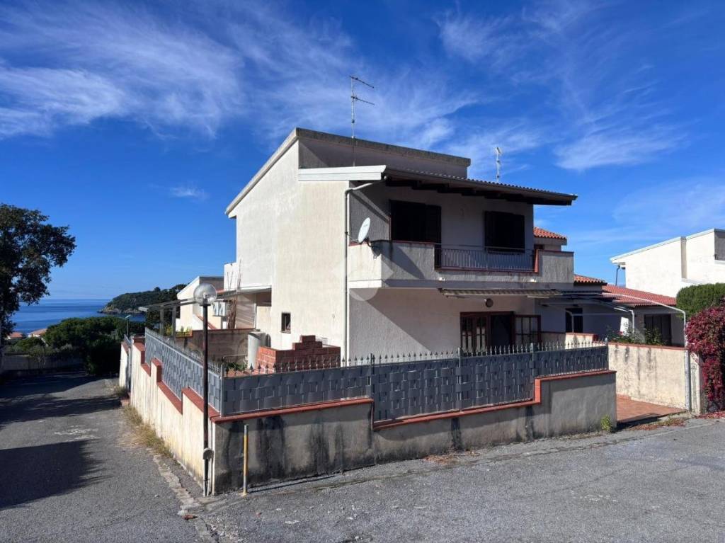 casa indipendente in vendita a Diamante