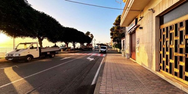 locale commerciale in vendita a Diamante