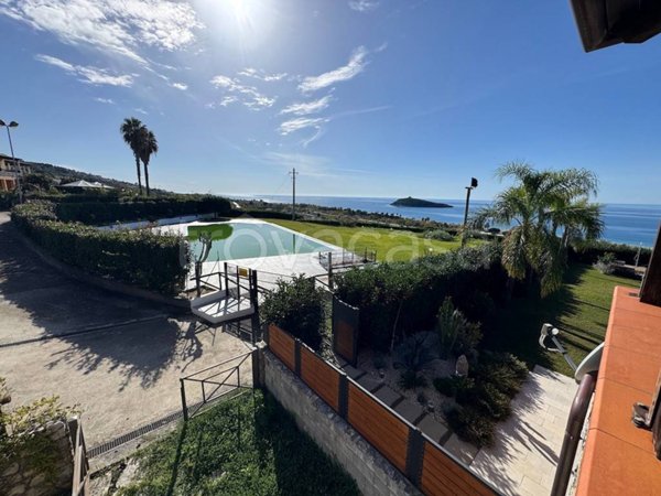 casa indipendente in vendita a Diamante