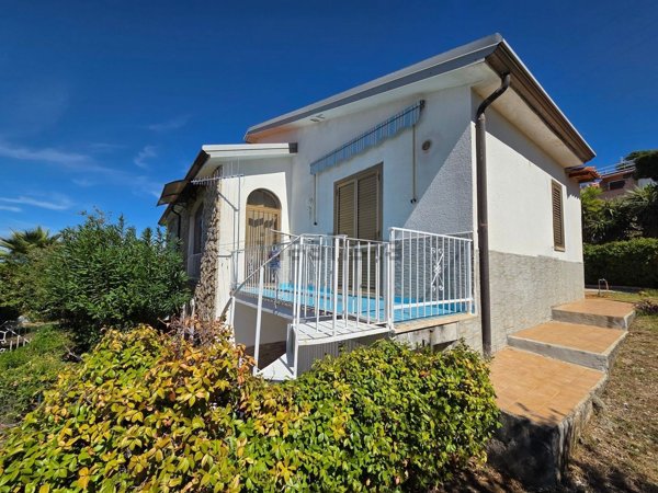 casa indipendente in vendita a Diamante