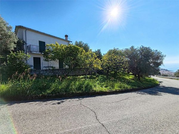 casa indipendente in vendita a Diamante