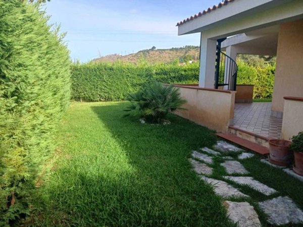 casa indipendente in vendita a Diamante