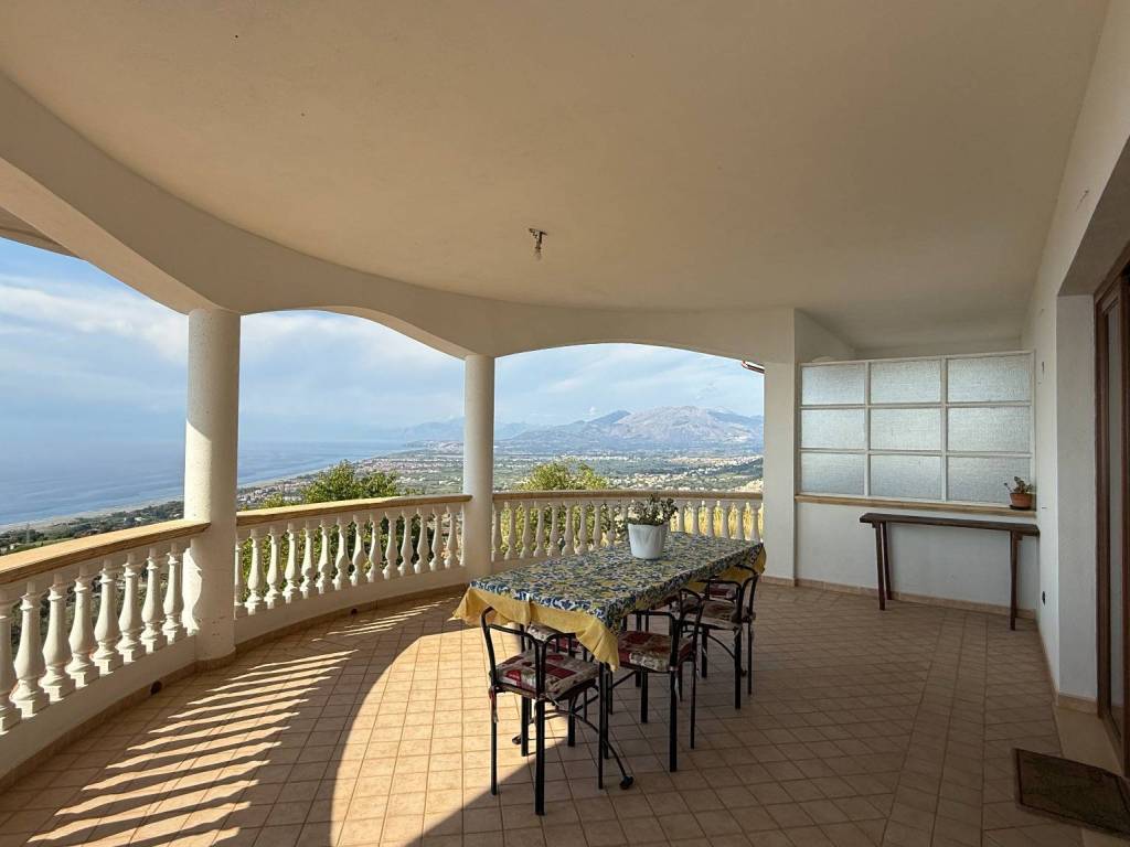 casa indipendente in vendita a Diamante