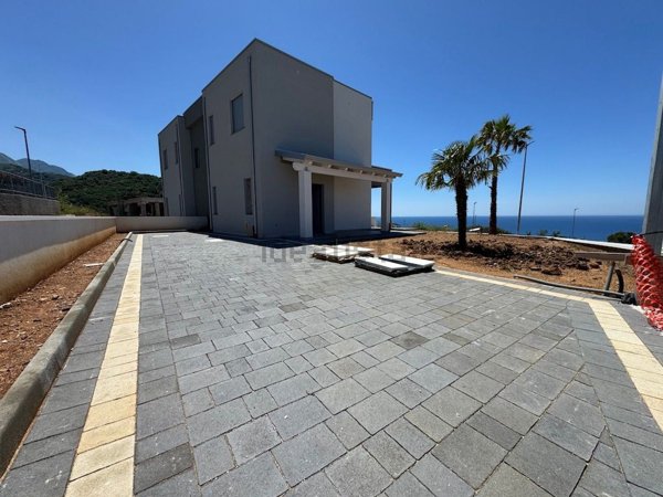 casa indipendente in vendita a Diamante