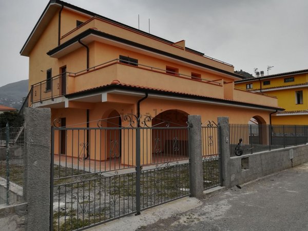 casa indipendente in vendita a Diamante