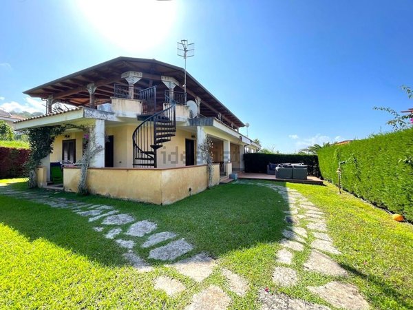 casa indipendente in vendita a Diamante