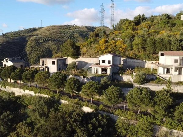 casa indipendente in vendita a Diamante