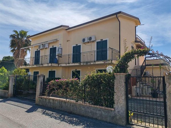 quadrivano in vendita a Diamante