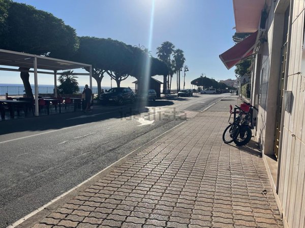 locale commerciale in vendita a Diamante