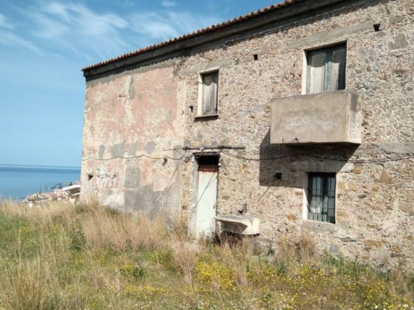 quadrivano in vendita a Diamante