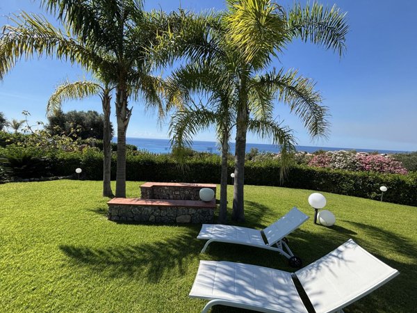 casa indipendente in vendita a Diamante