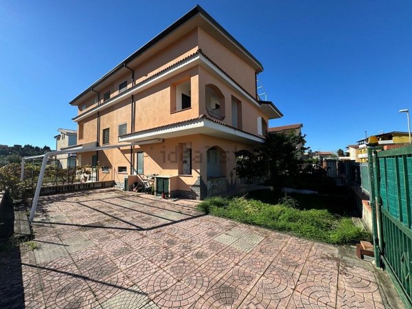casa indipendente in vendita a Diamante