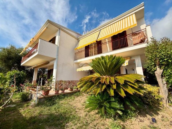 casa indipendente in vendita a Diamante