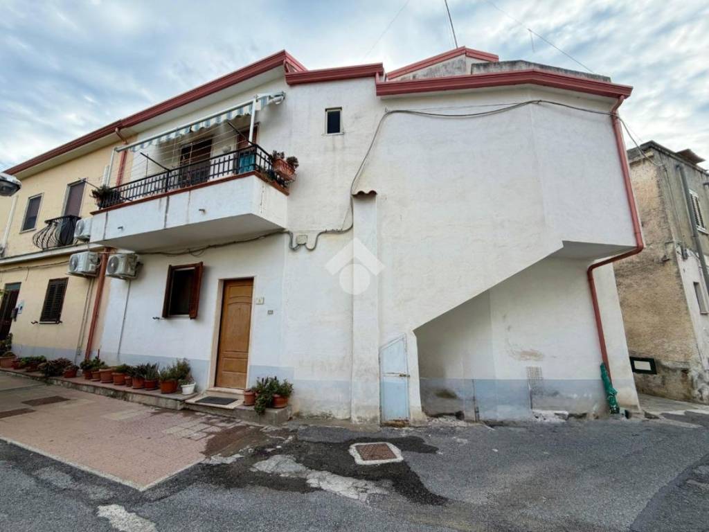 casa indipendente in vendita a Diamante