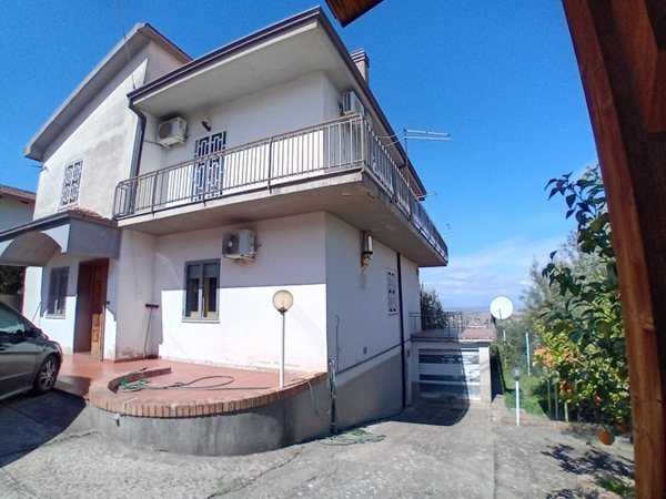 casa indipendente in vendita a Dipignano in zona Laurignano