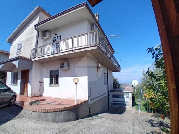 casa indipendente in vendita a Dipignano in zona Laurignano